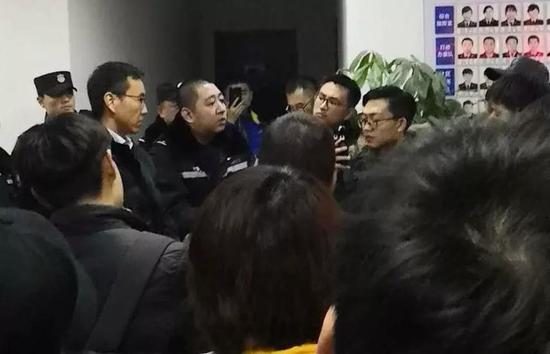 说到围堵退押金